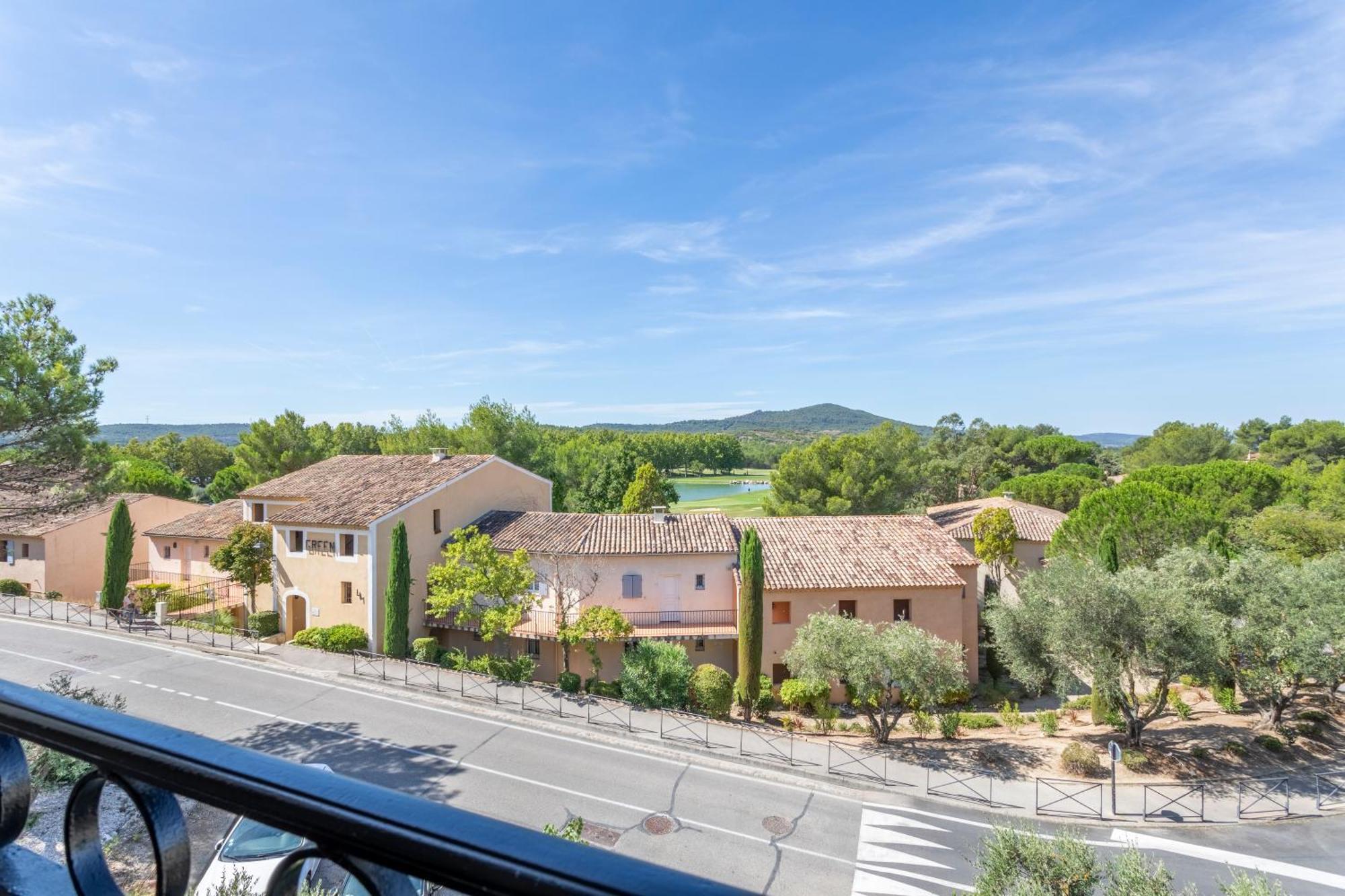 Village Pierre & Vacances Pont Royal En Provence มัลล์มอร์ ภายนอก รูปภาพ